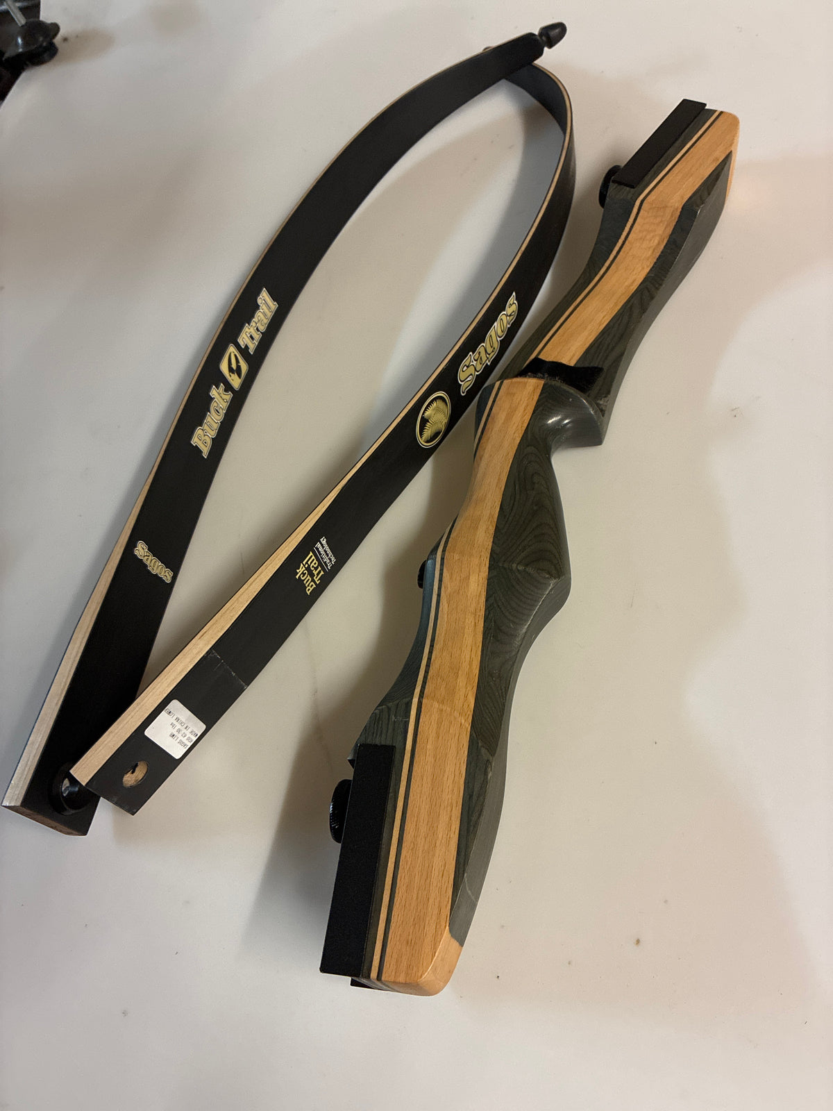 Second hand Bucktrail Sagos traditional recurve. 62-30lbs. Right hand.