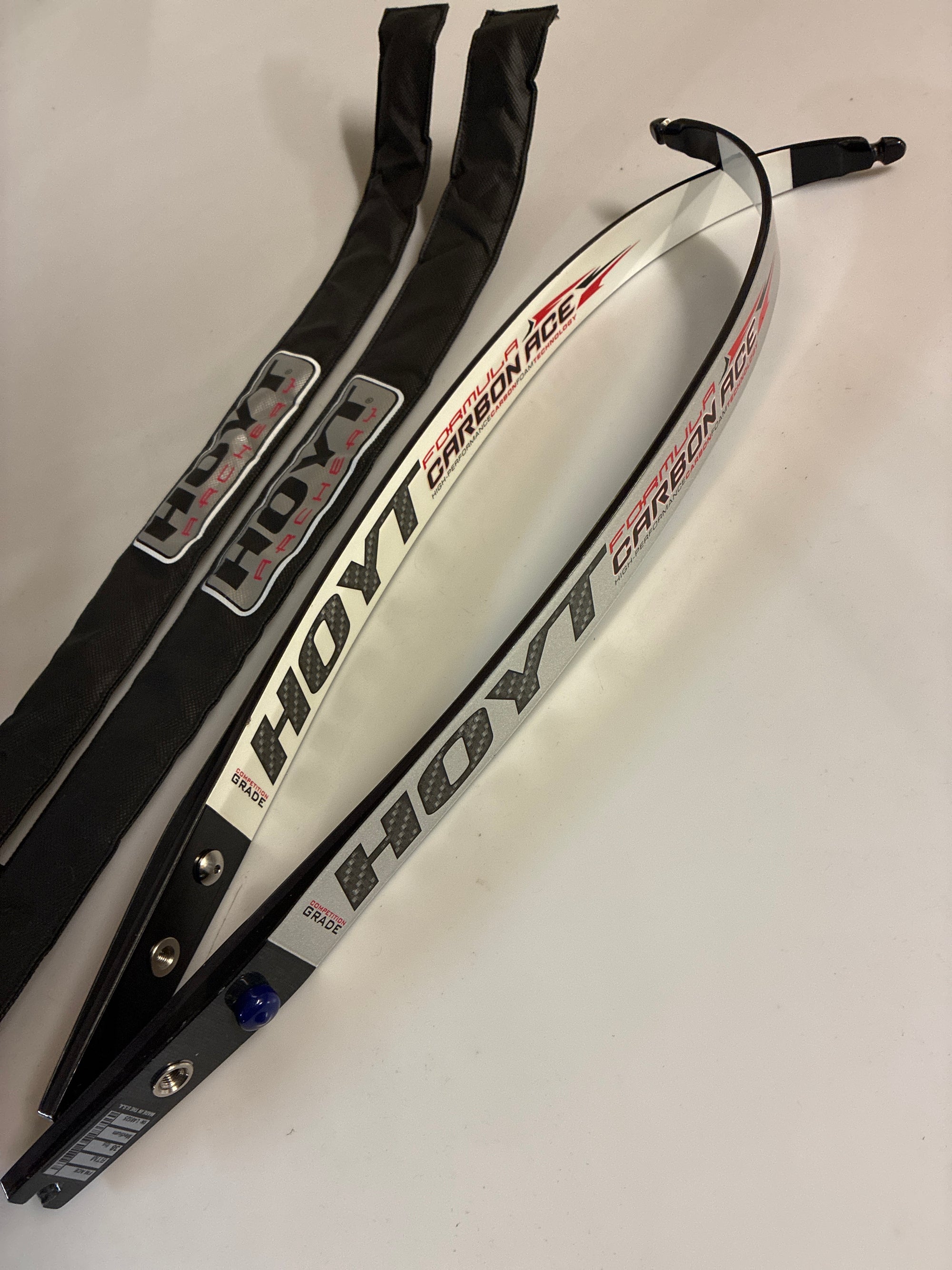 Second hand Hoyt Formula fit Carbon Ace limbs. Med-38lb