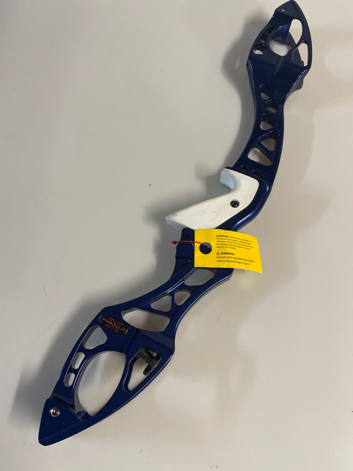 Shop demo model Hoyt Formula X riser. Left hand, blue, 25”.