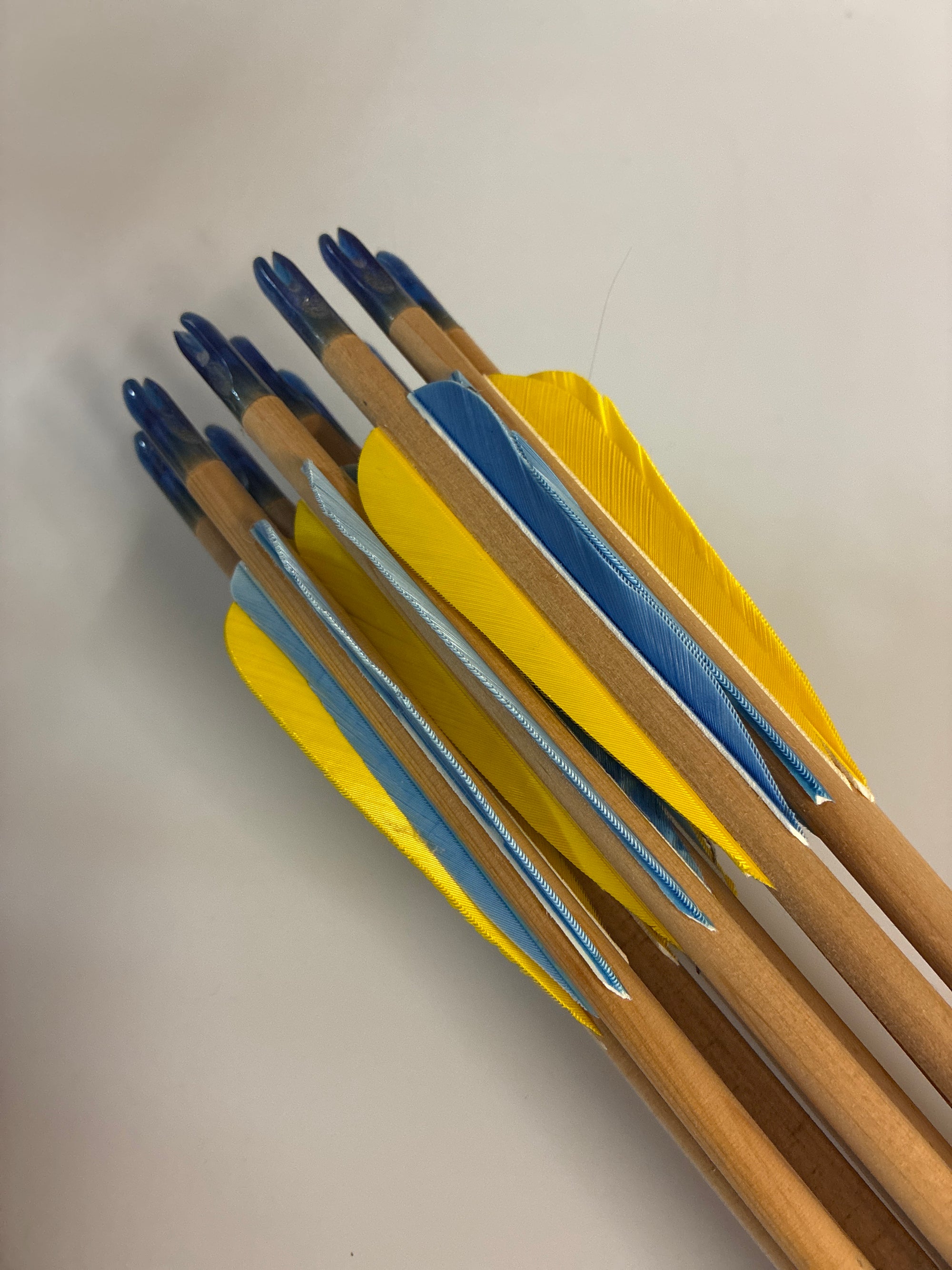 12x poc 11/32 arrows. 56-60lb @ 32”.