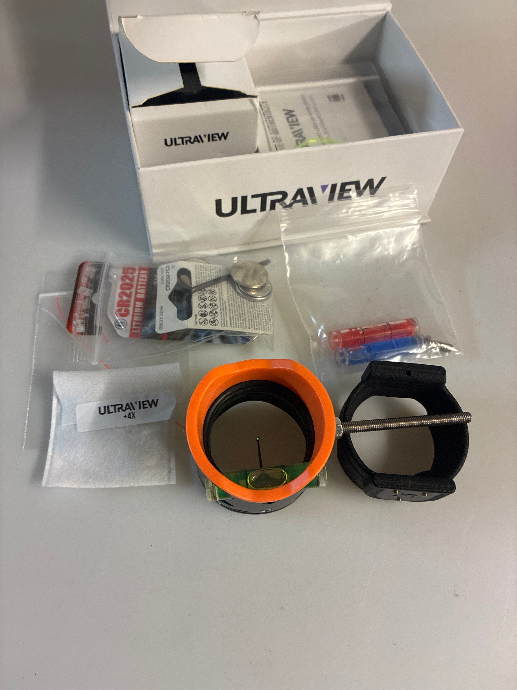 Second hand Ultraview XL scope, 4x lens plus spare. Has orange target kit. Original light kit with spare batteries and bubbles and fibers.