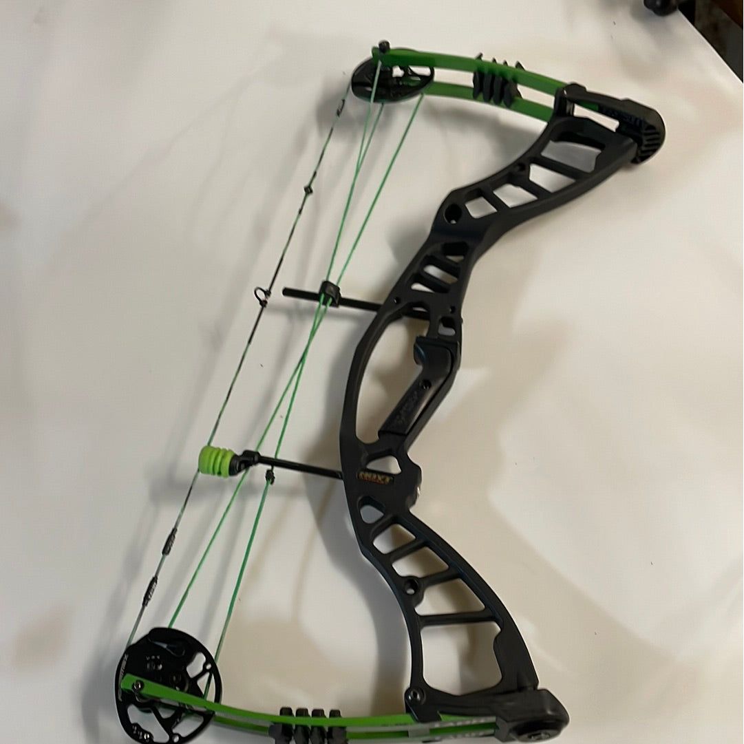 Second hand Hoyt PowerMax/left hand, 30-40lb, 24-25”, black with green limbs.