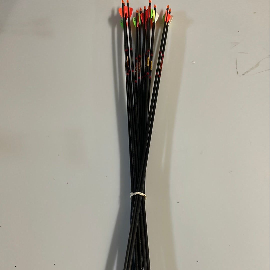 New discontinued arrows 14xredline 900 @30” assorted fletching colours.
